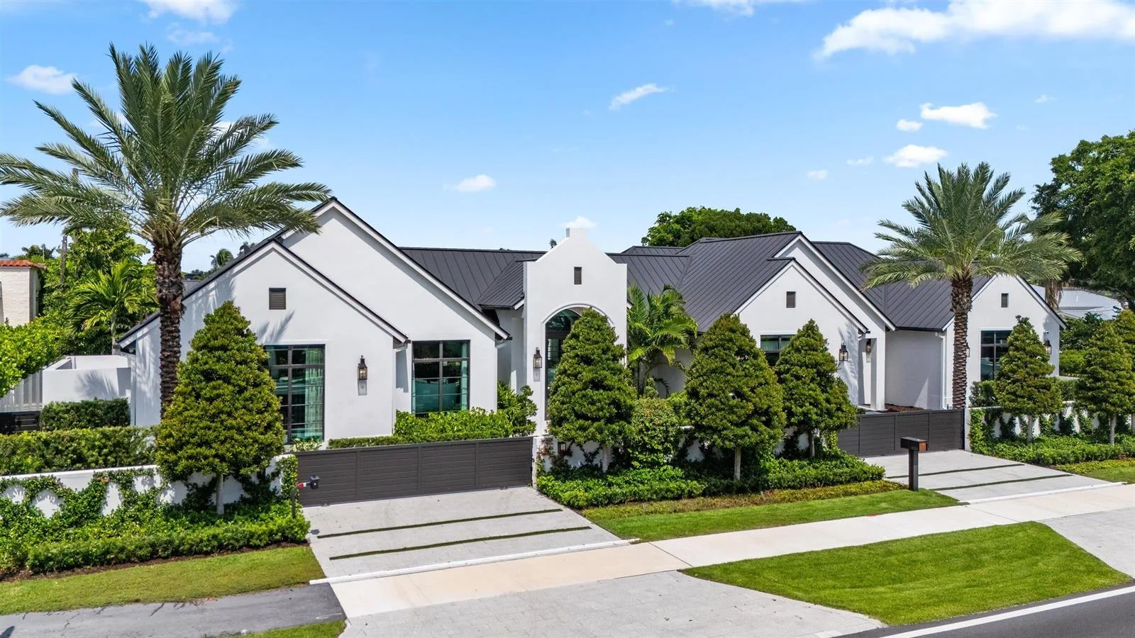 1634 N SWINTON Avenue, Delray Beach, FL 33444 photo 2