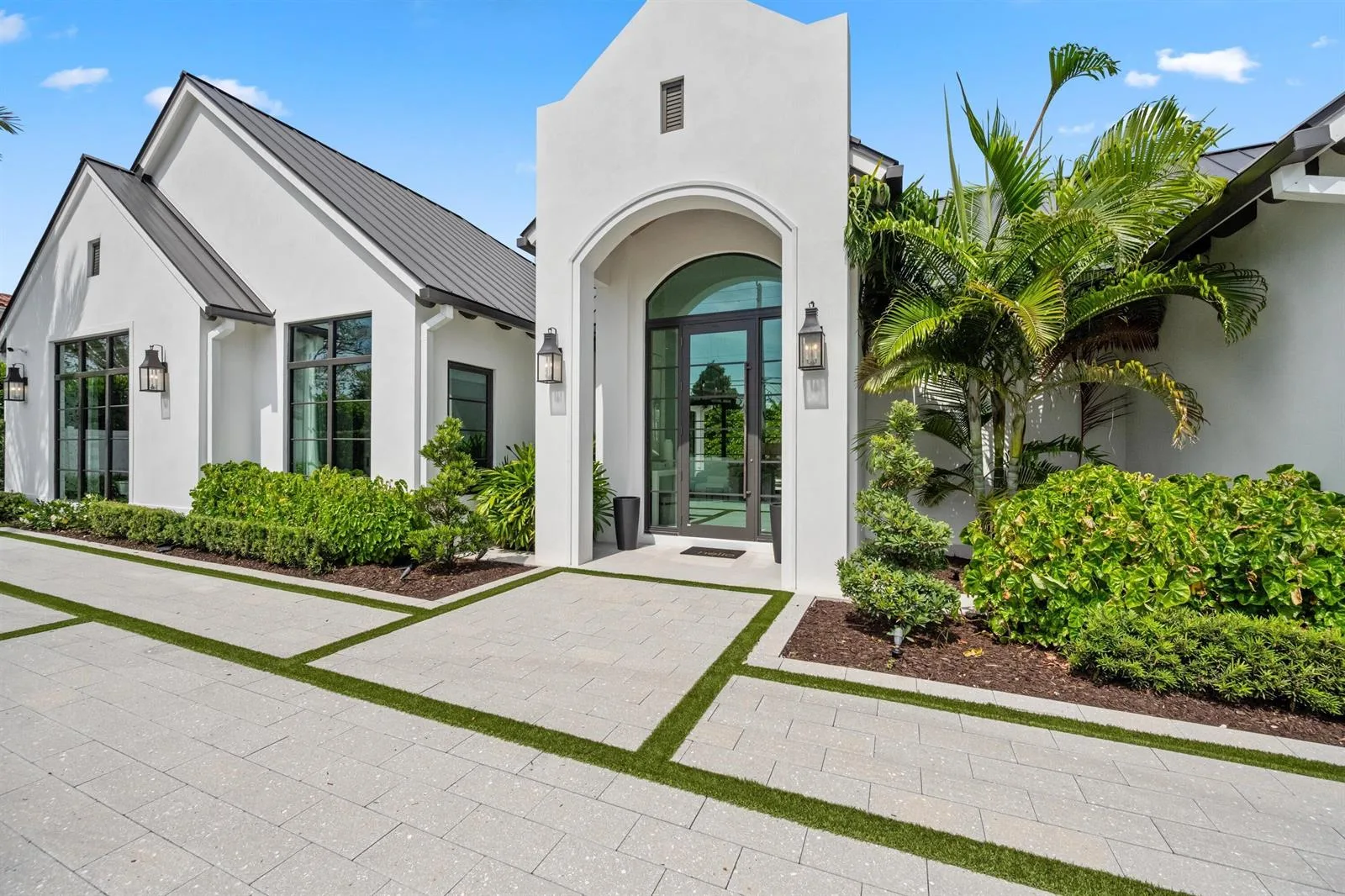 1634 N SWINTON Avenue, Delray Beach, FL 33444 photo 3