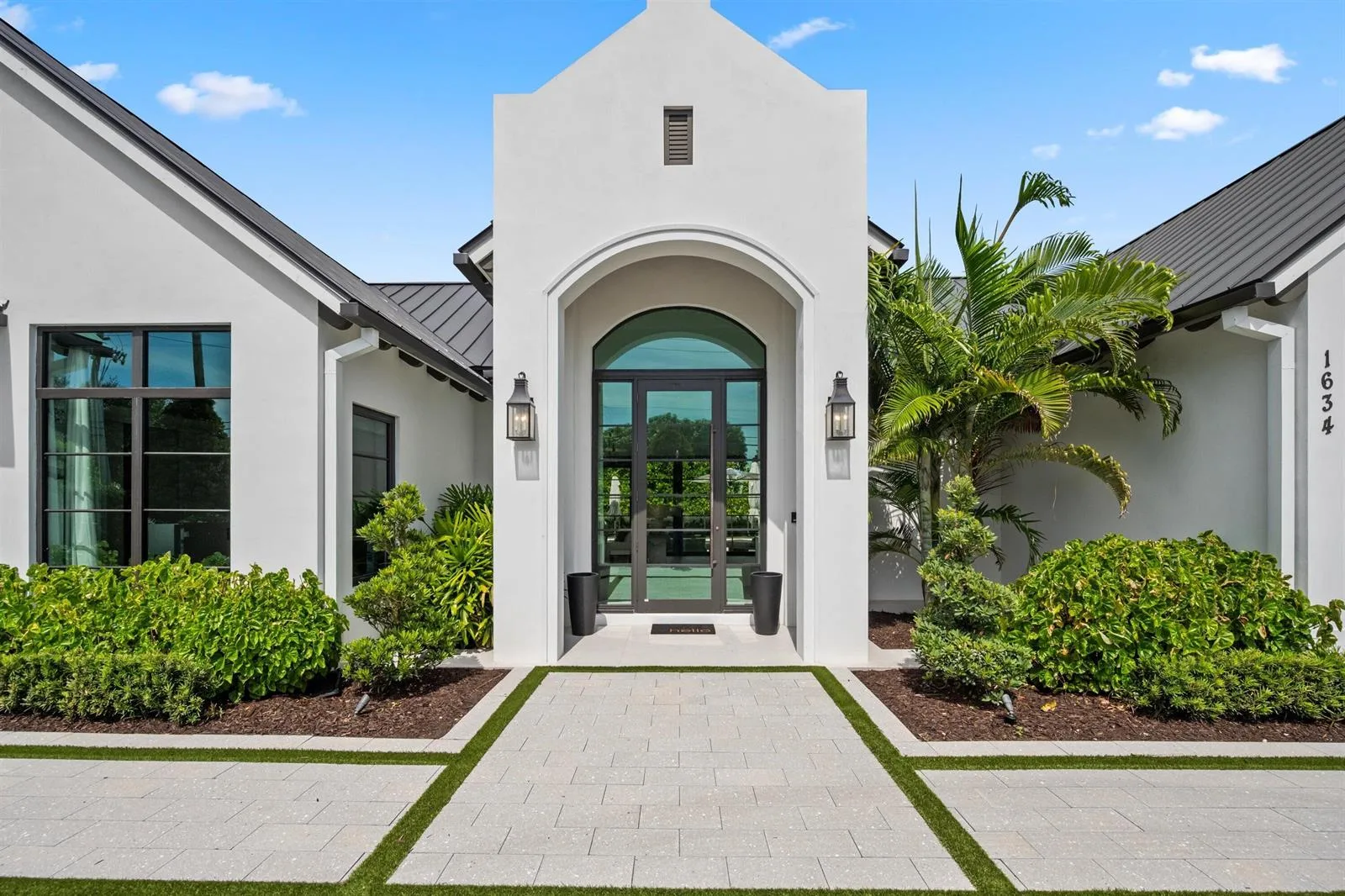 1634 N SWINTON Avenue, Delray Beach, FL 33444 photo 9