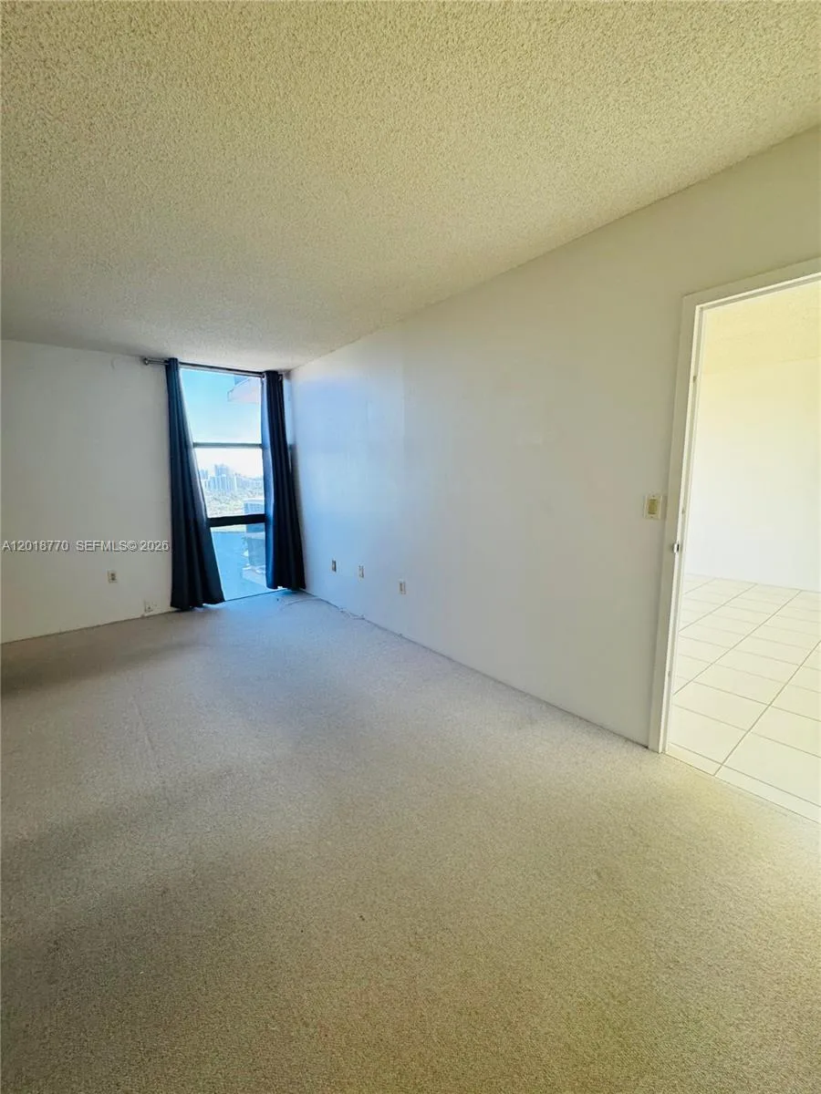 3675 N Country Club Dr # 2005, Aventura, FL 33180 photo 4
