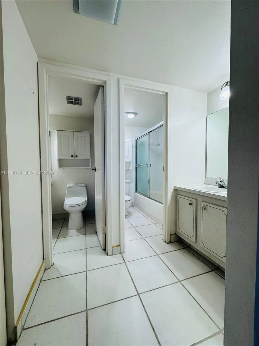 3675 N Country Club Dr # 2005, Aventura, FL 33180 photo 5