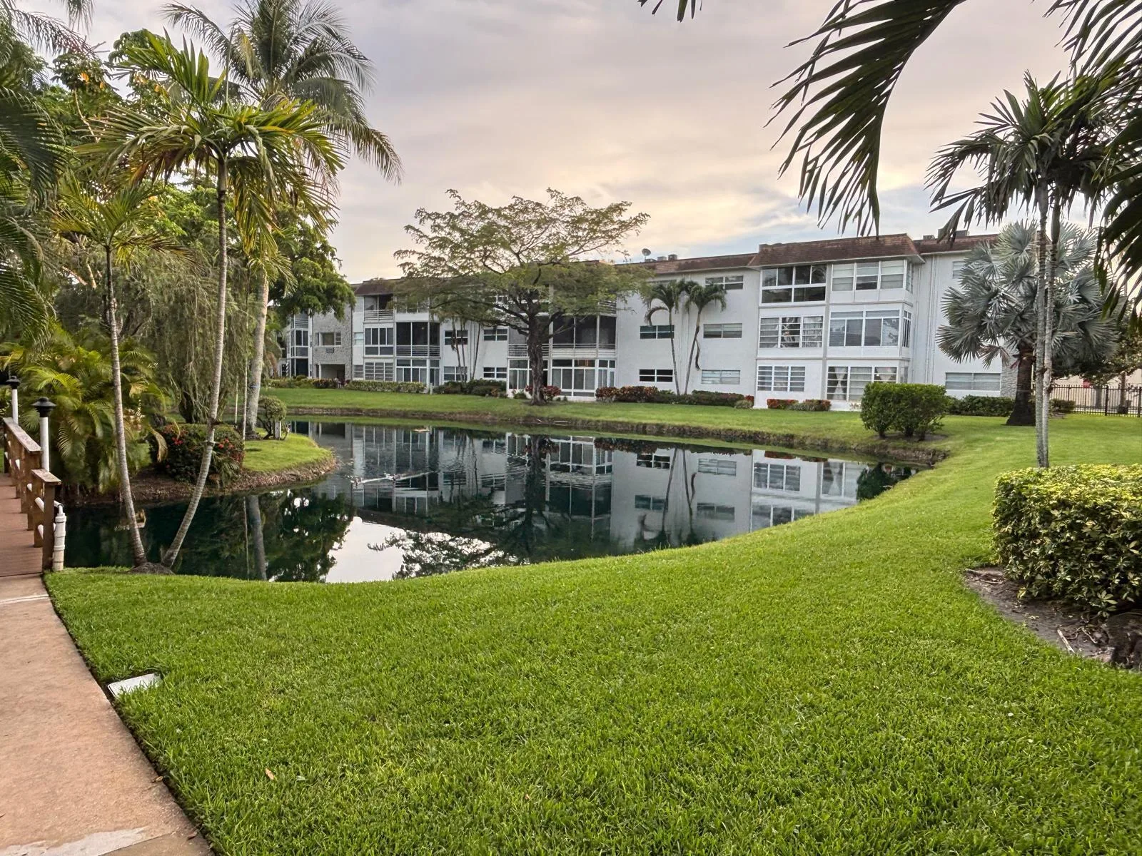 5171 W Oakland Park Boulevard # 308, Lauderdale Lakes, FL 33313