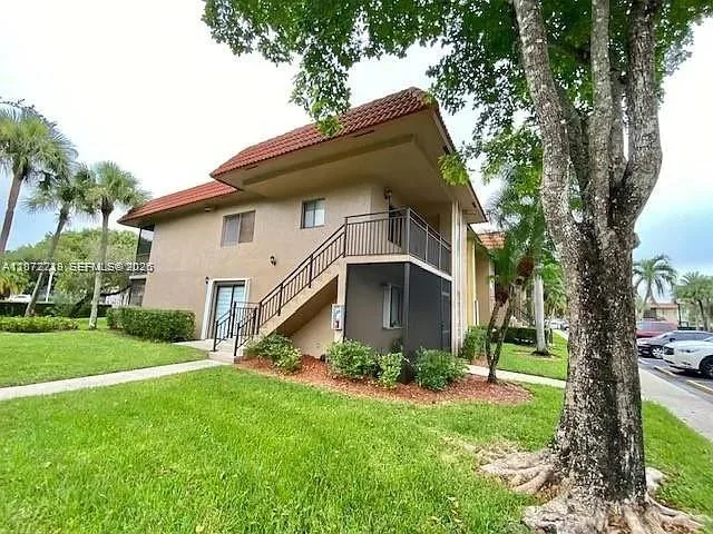 215 Lakeview Dr # 203, Weston, FL 33326