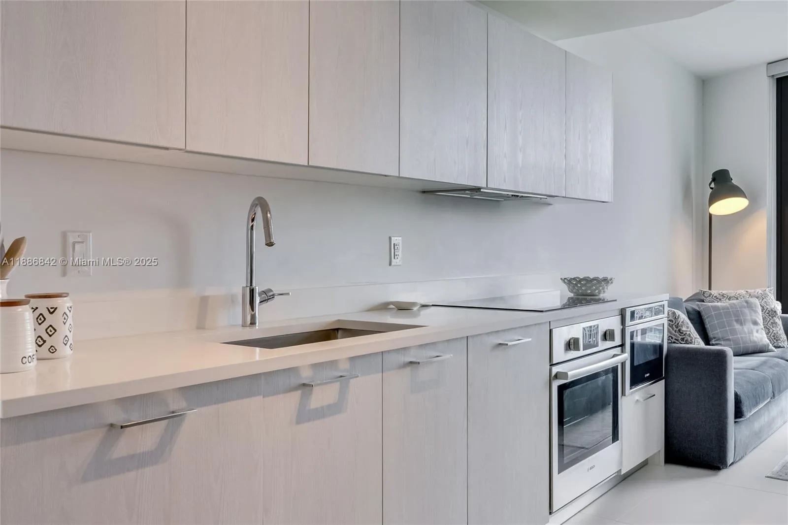 501 NE 31st St # 2007, Miami, FL 33137 photo 6