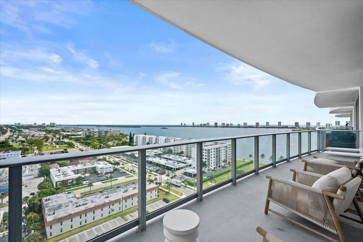 220 Lake Shore Drive # 1513, Lake Park, FL 33403