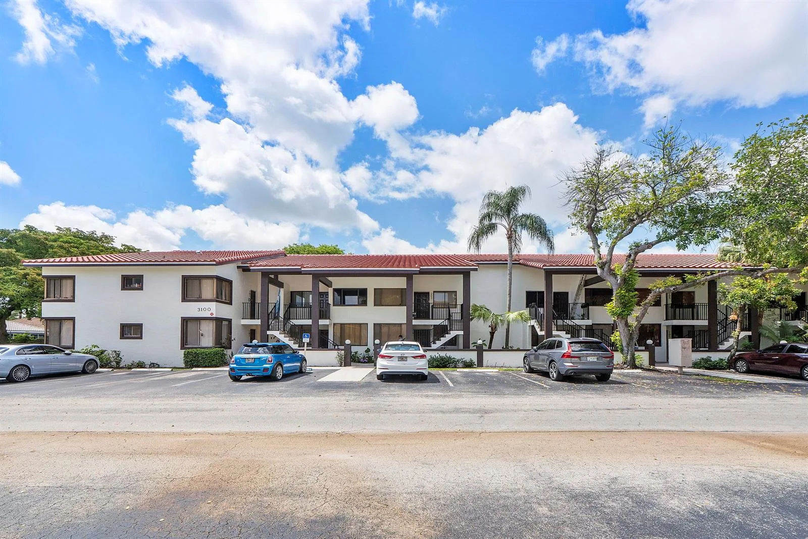 3100 NW 46th Street # 102, Oakland Park, FL 33309