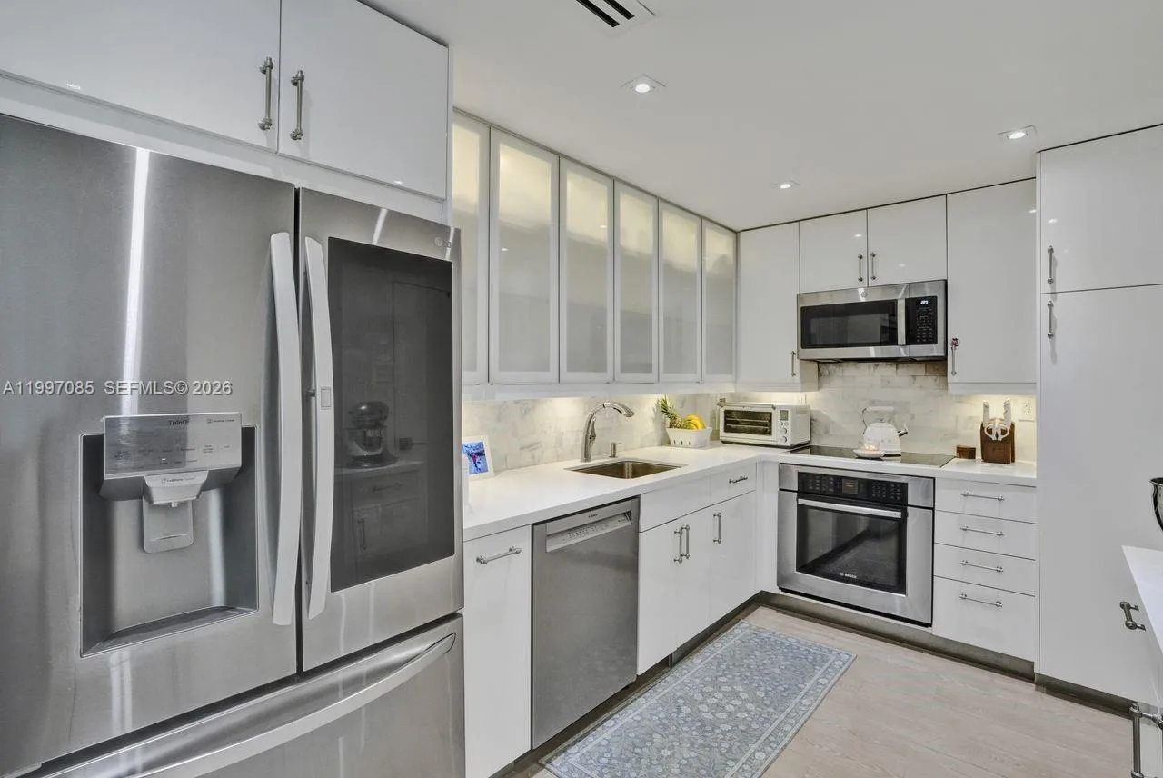 90 Edgewater Dr # 625, Coral Gables, FL 33133 photo 2