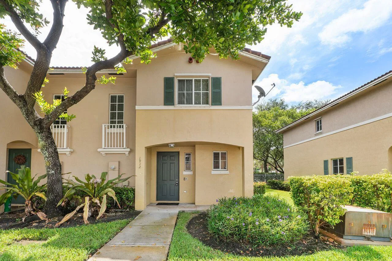 1912 SW 60th Avenue, North Lauderdale, FL 33068 photo 2