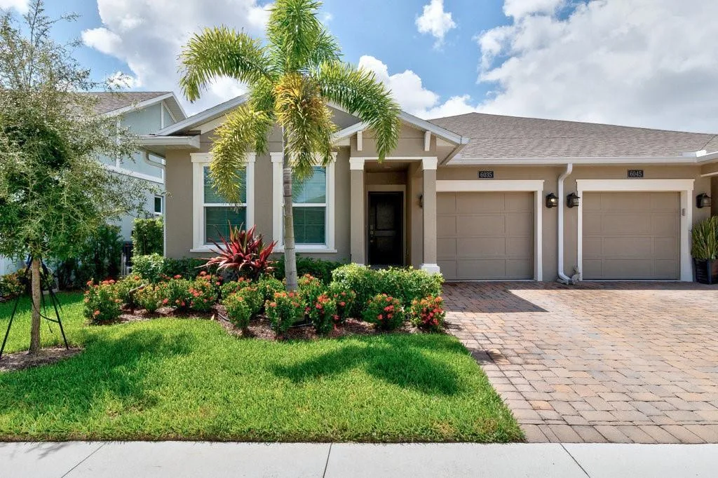 6035 Red Maple Manor, Vero Beach, FL 32966