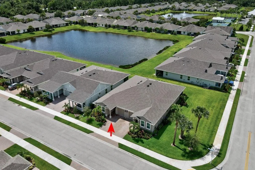 6035 Red Maple Manor, Vero Beach, FL 32966 photo 4