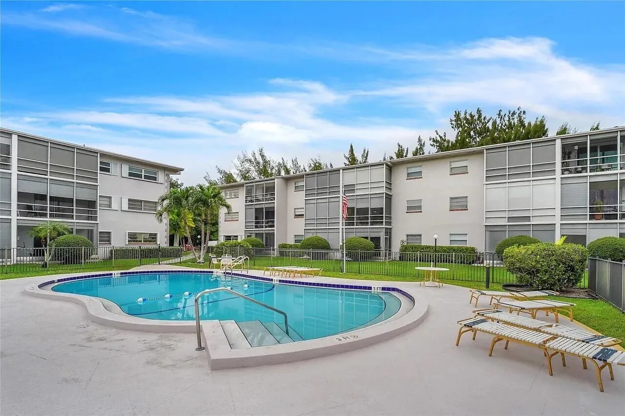 700 LAYNE Boulevard # 318B, Hallandale Beach, FL 33009 photo 8