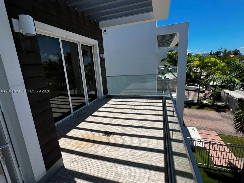 18975 Atlantic Blvd # 18975, Sunny Isles Beach, FL 33160 photo 12