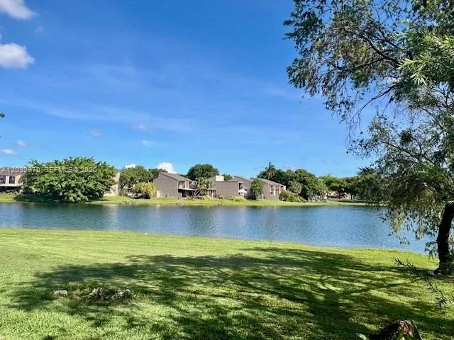 9359 N Fontainebleau Blvd # F109, Miami, FL 33172