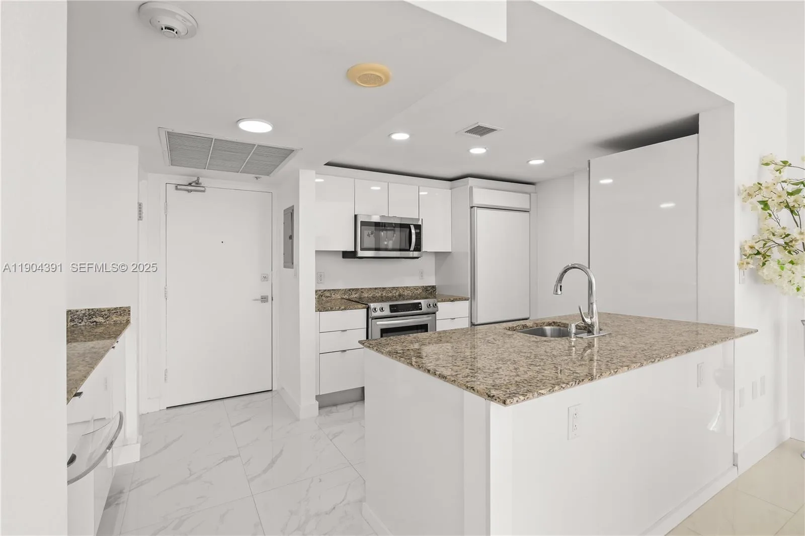 10275 COLLINS AV # 514, Bal Harbour, FL 33154 photo 7