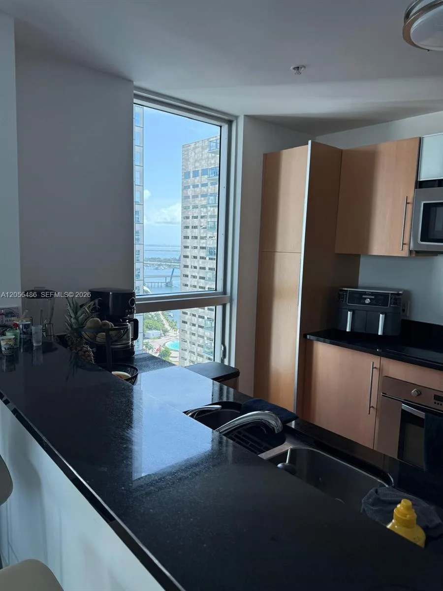 300 S Biscayne Blvd # T-3301, Miami, FL 33131 photo 3