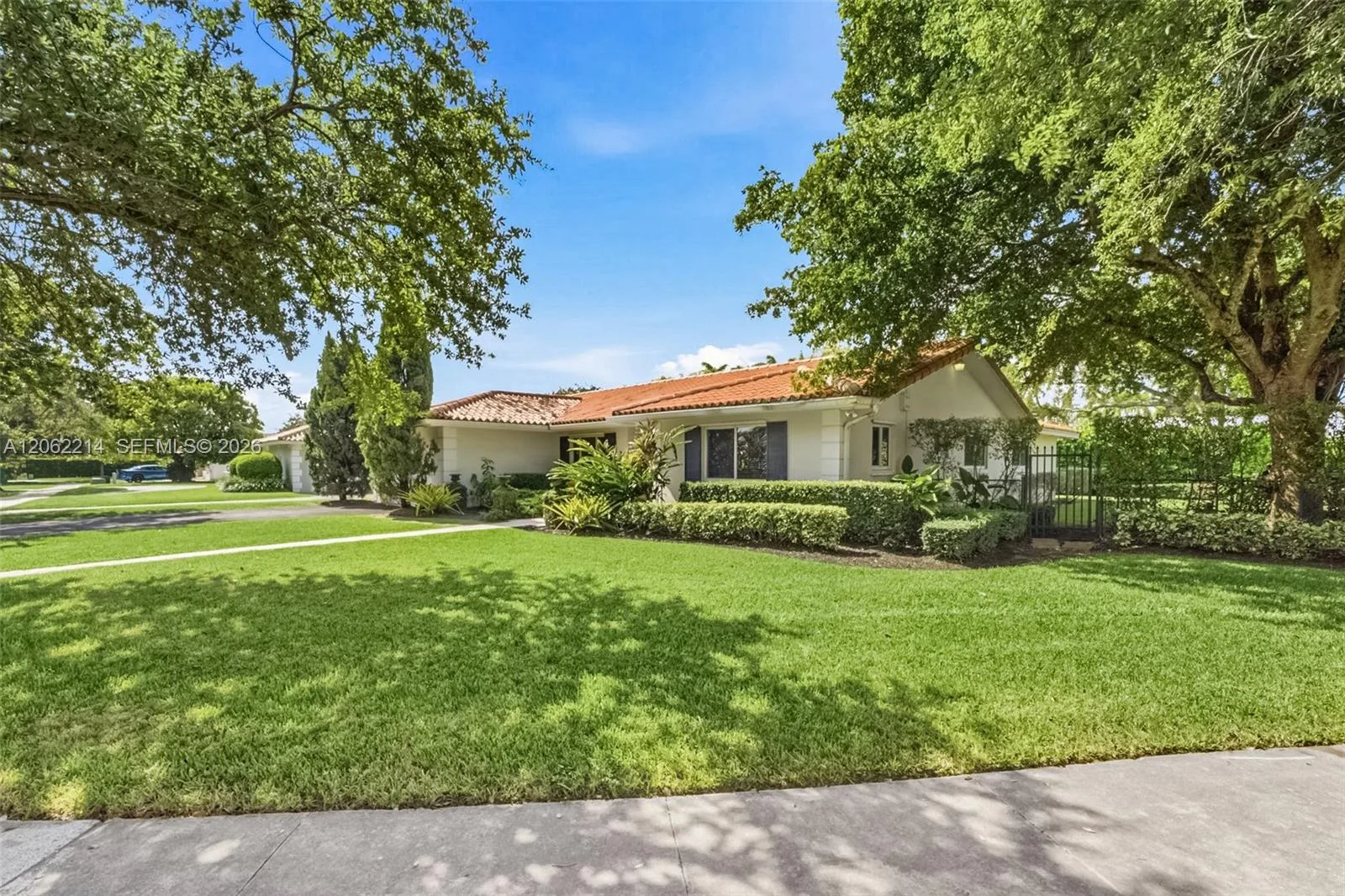 8530 SW 81st Ln, Miami, FL 33143 photo 2