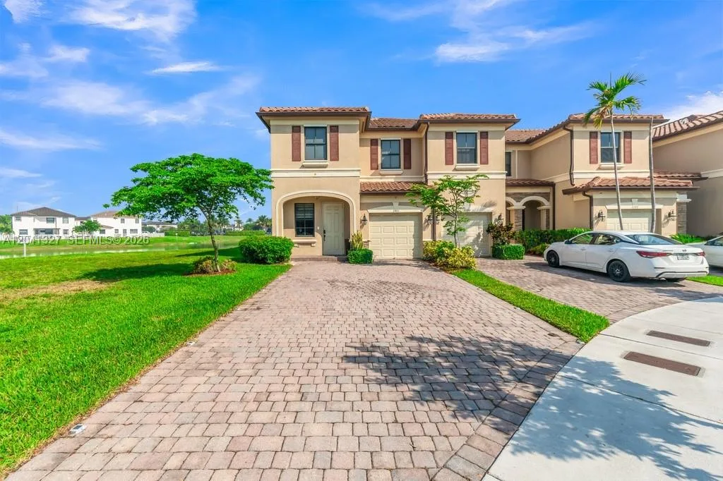 3401 W 94th Ter, Hialeah, FL 33018-2079