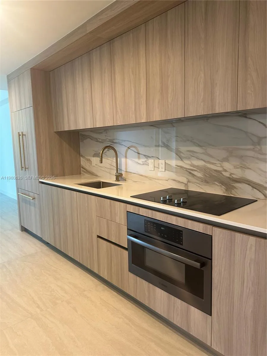 77 SE 5th st # 2506, Miami, FL 33131 photo 3