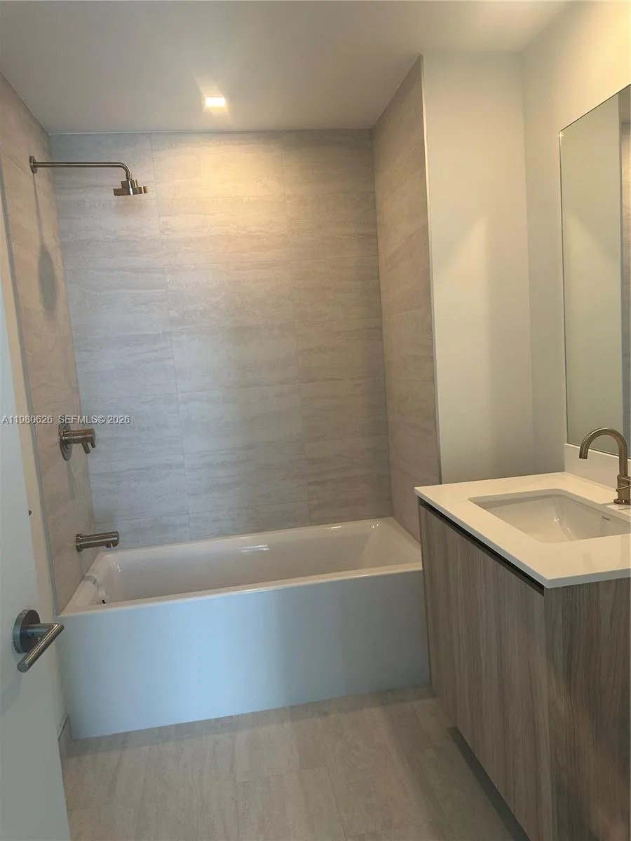 77 SE 5th st # 2506, Miami, FL 33131 photo 7