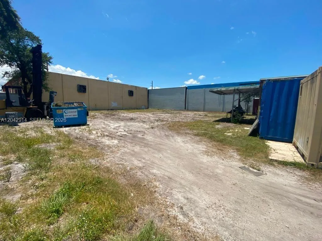 3367 NW 68th St, Miami, FL 33147