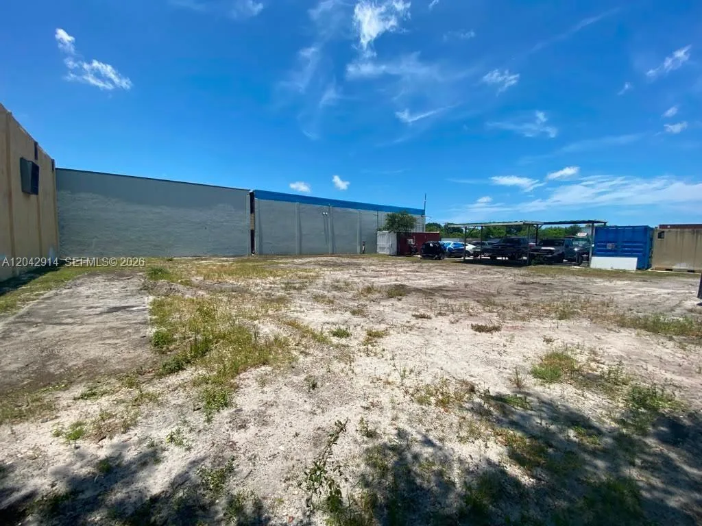 3367 NW 68th St, Miami, FL 33147 photo 4