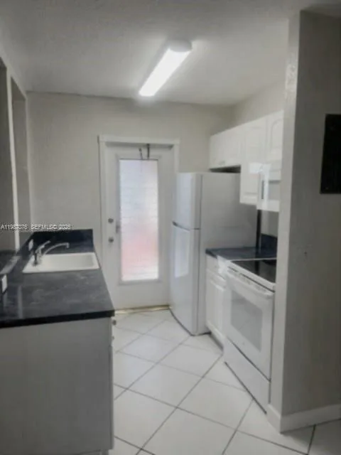 5050 Bayview Dr # 17, Fort Lauderdale, FL 33308 photo 4