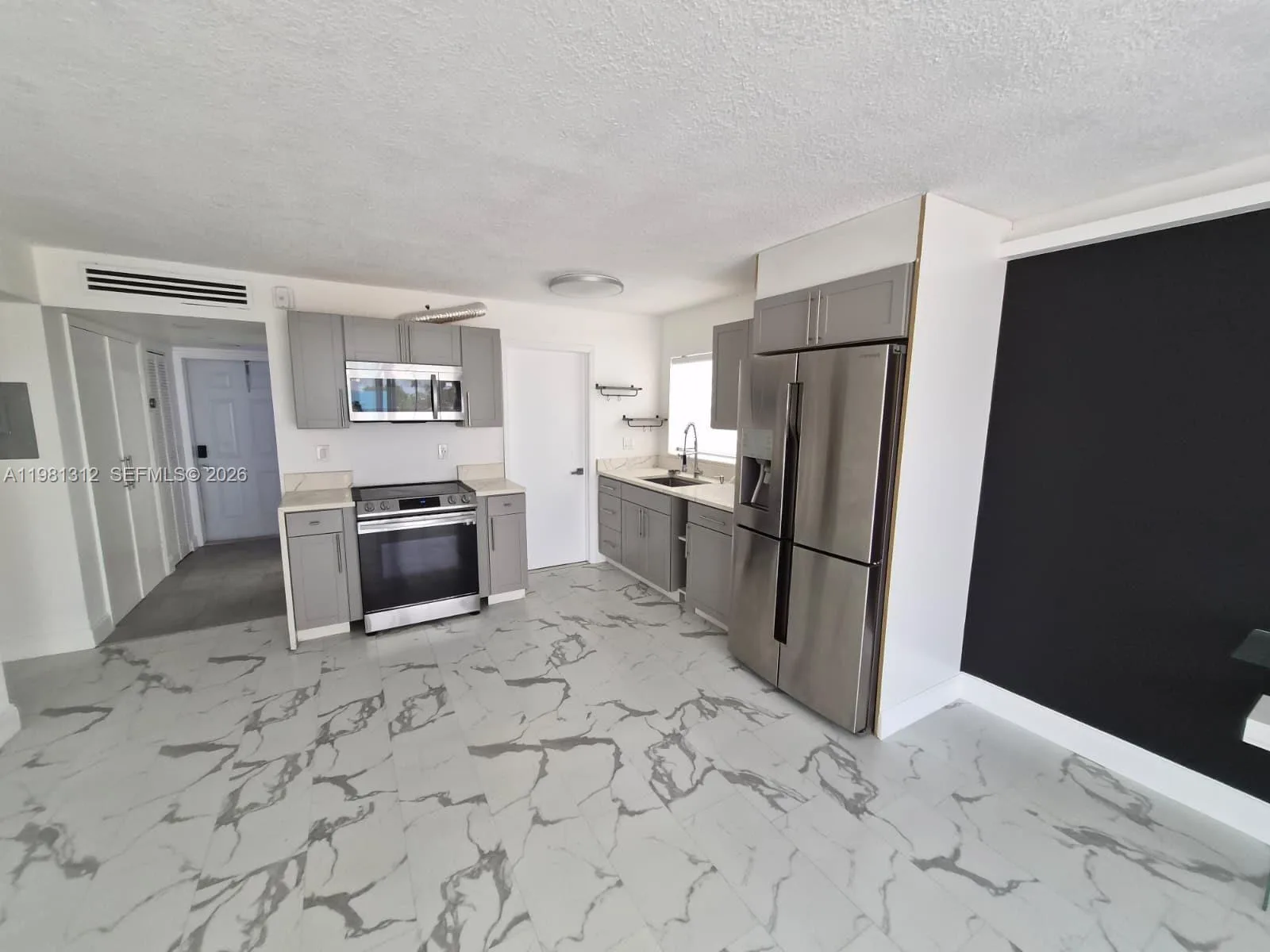 16410 Miami Dr # 304, North Miami Beach, FL 33162