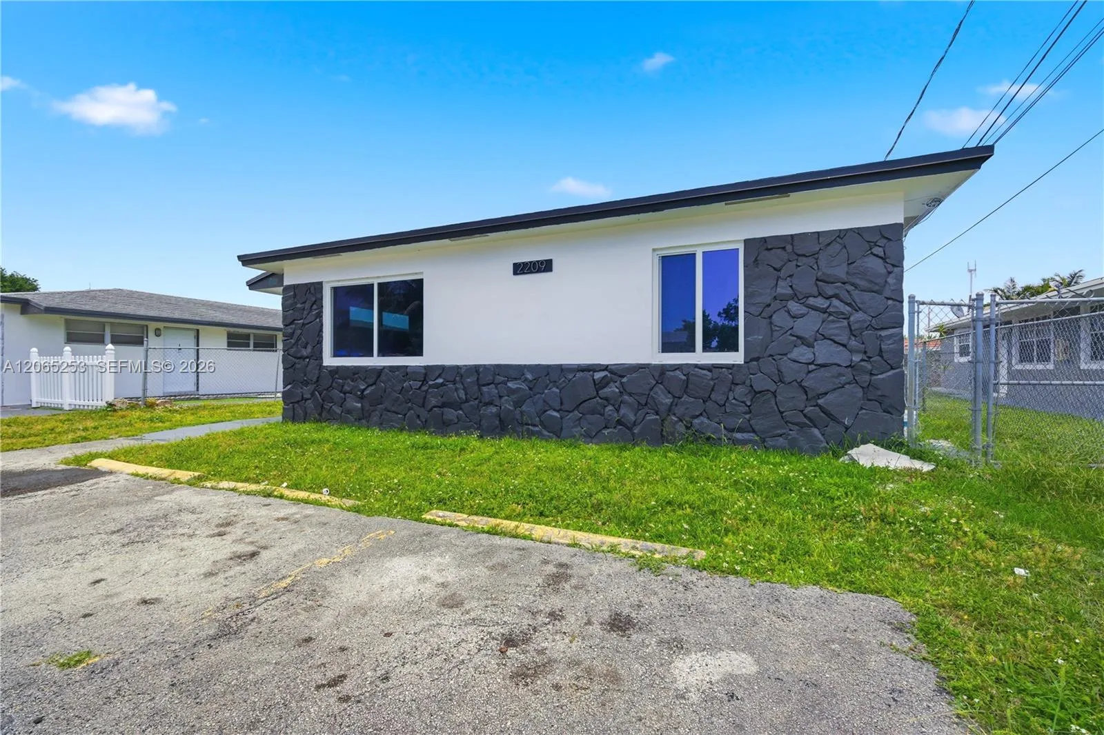 2209 SW 61st Ave, Miramar, FL 33023 photo 9
