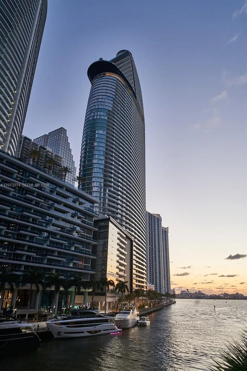 300 Biscayne Boulevard Way # 2608W, Miami, FL 33131 photo 2