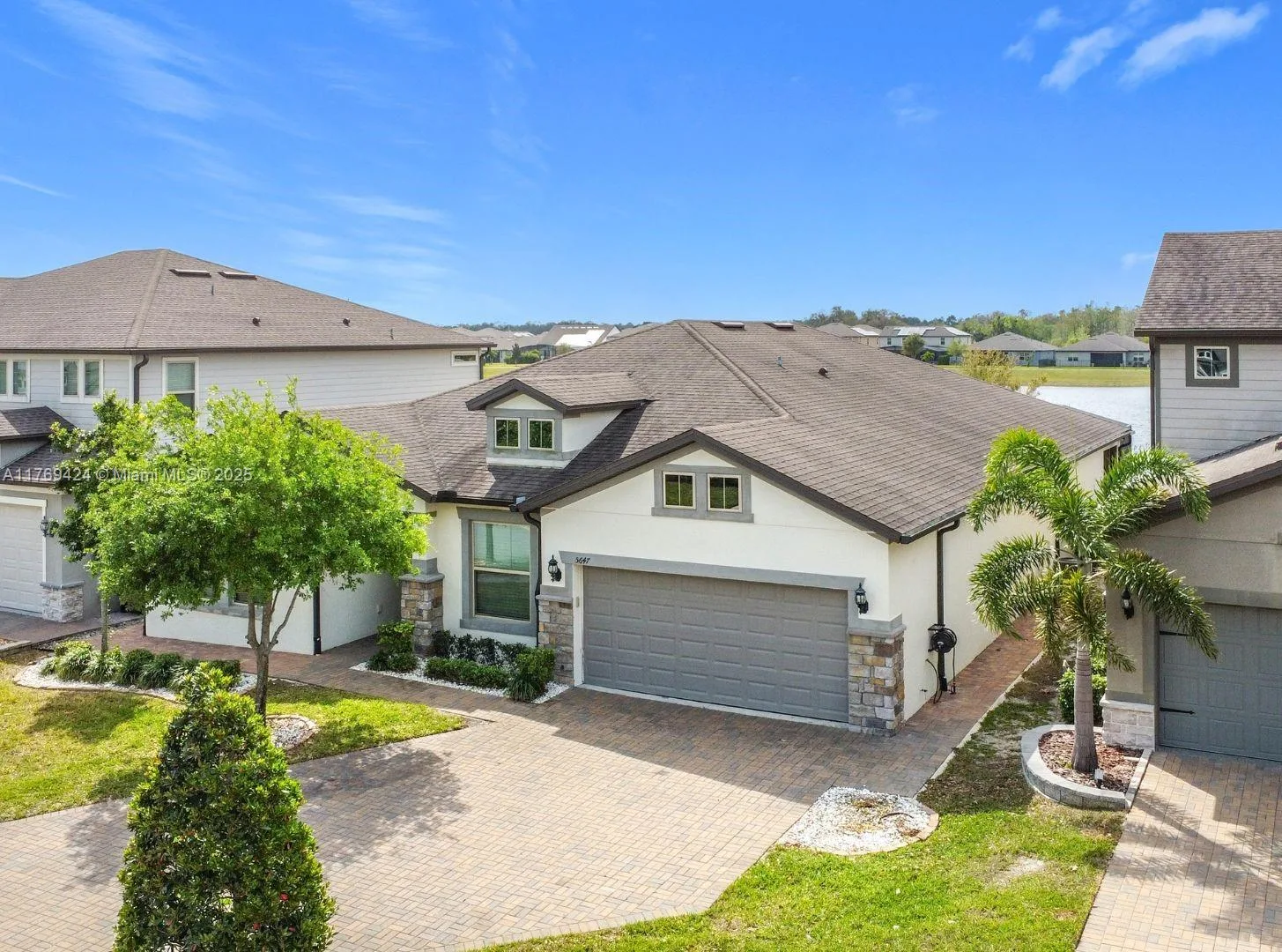5647 Barletta Drive, Saint Cloud, FL 34771 photo 5