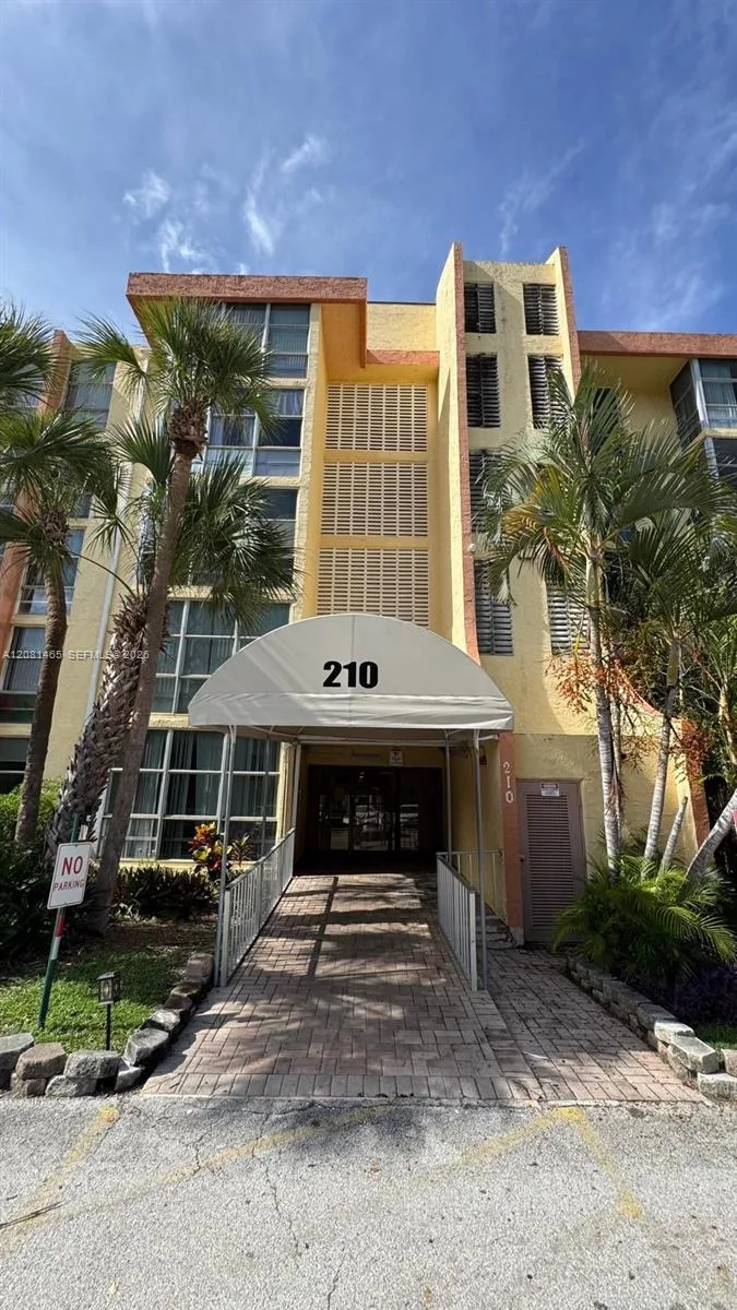 210 172nd St # 144, Sunny Isles Beach, FL 33160