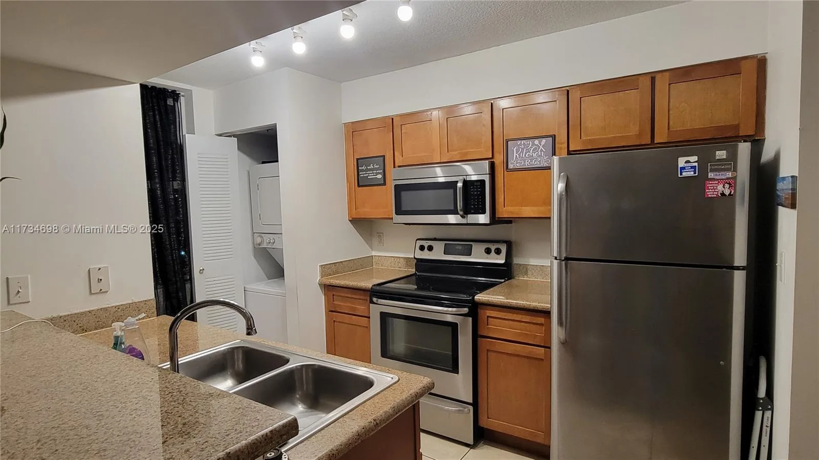 219 NW 12th Ave # 1004, Miami, FL 33128 photo 3