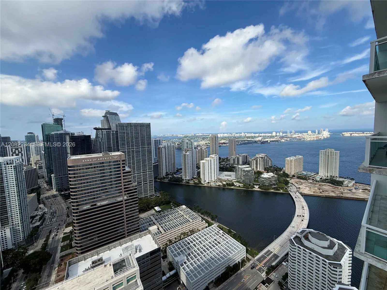 950 Brickell Bay Dr # 5202, Miami, FL 33131