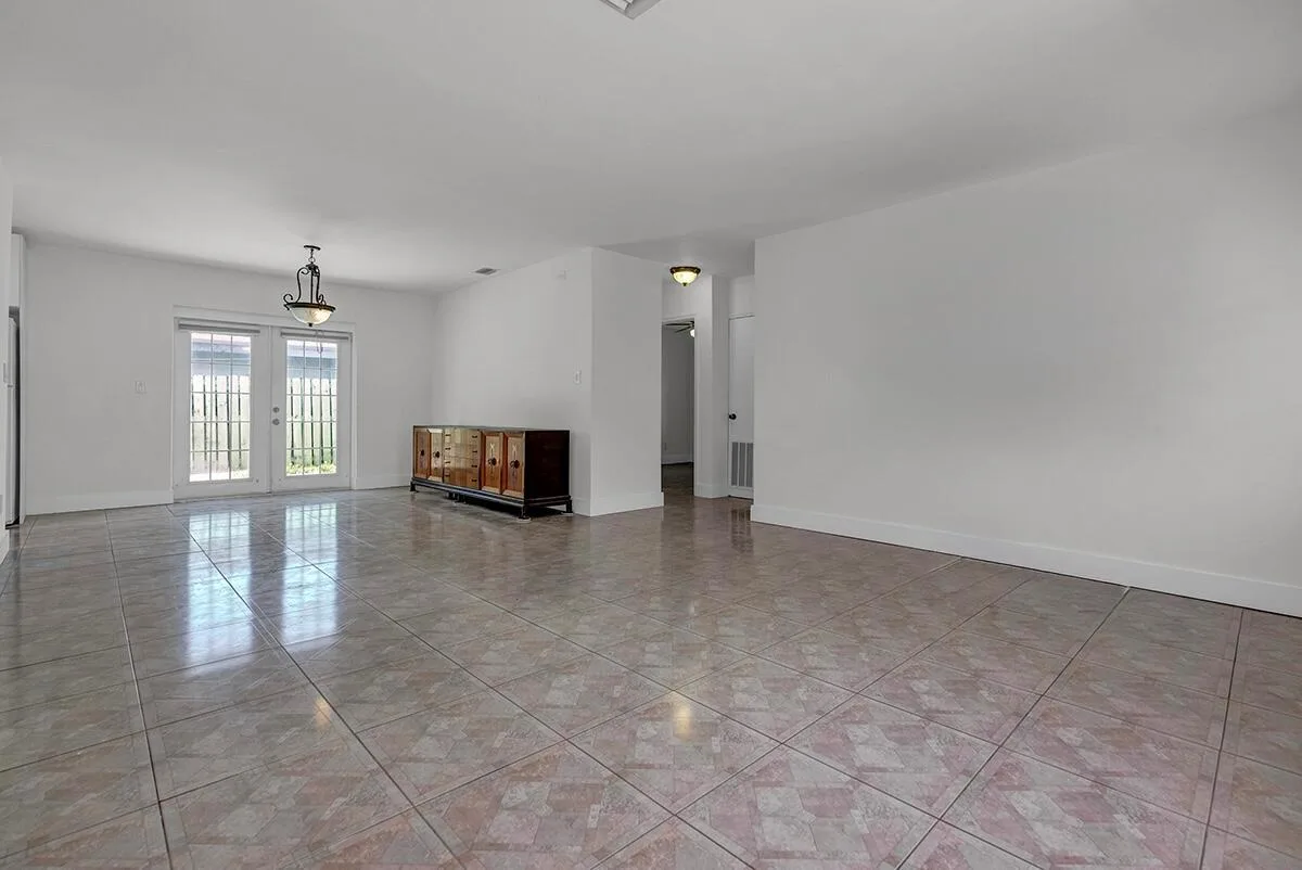 2100 N 57TH Avenue, Hollywood, FL 33021 photo 10
