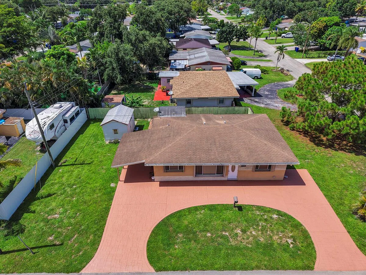 2100 N 57TH Avenue, Hollywood, FL 33021 photo 2