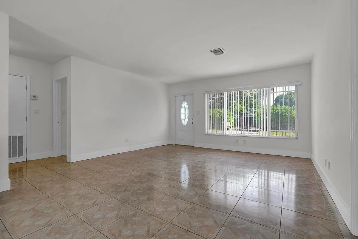 2100 N 57TH Avenue, Hollywood, FL 33021 photo 7