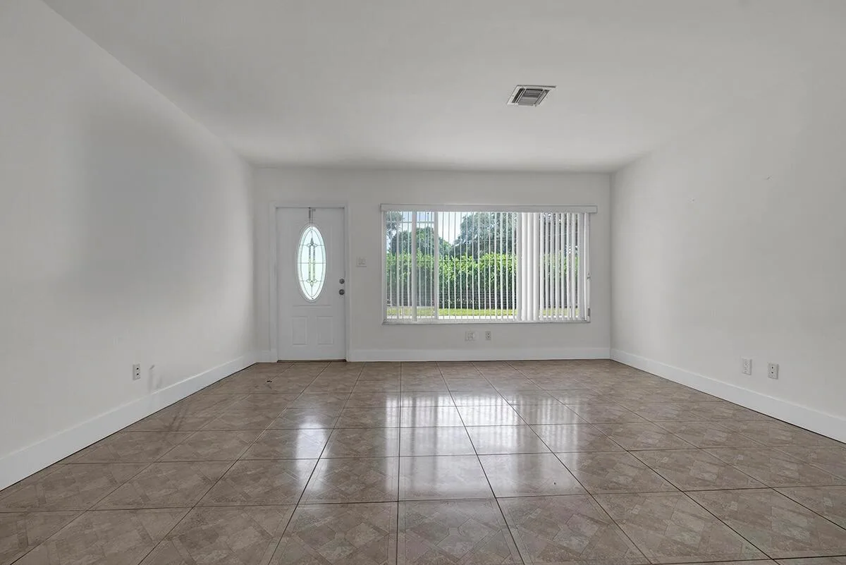 2100 N 57TH Avenue, Hollywood, FL 33021 photo 8