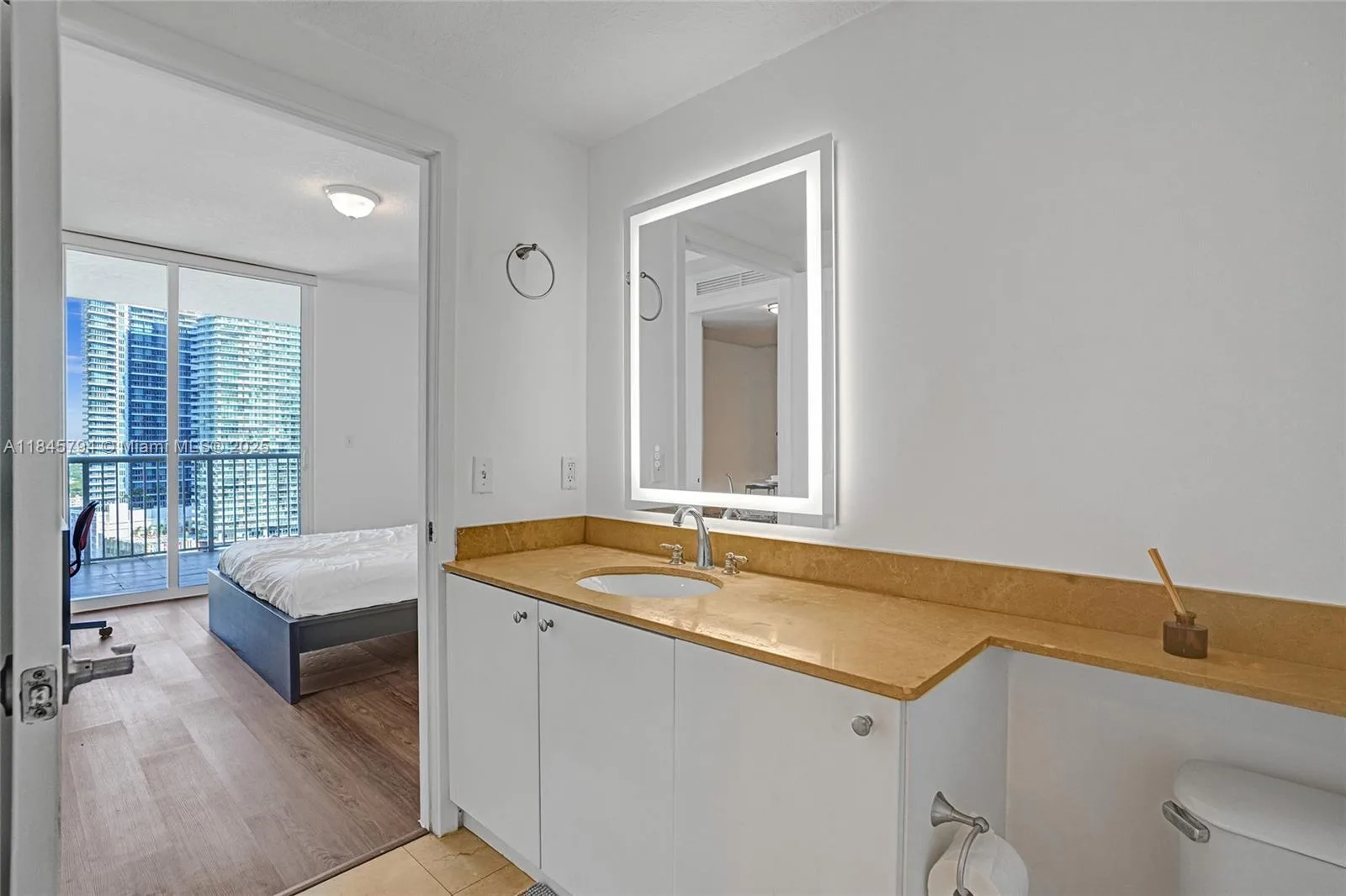 170 SE 14th St # 2806, Miami, FL 33131 photo 13