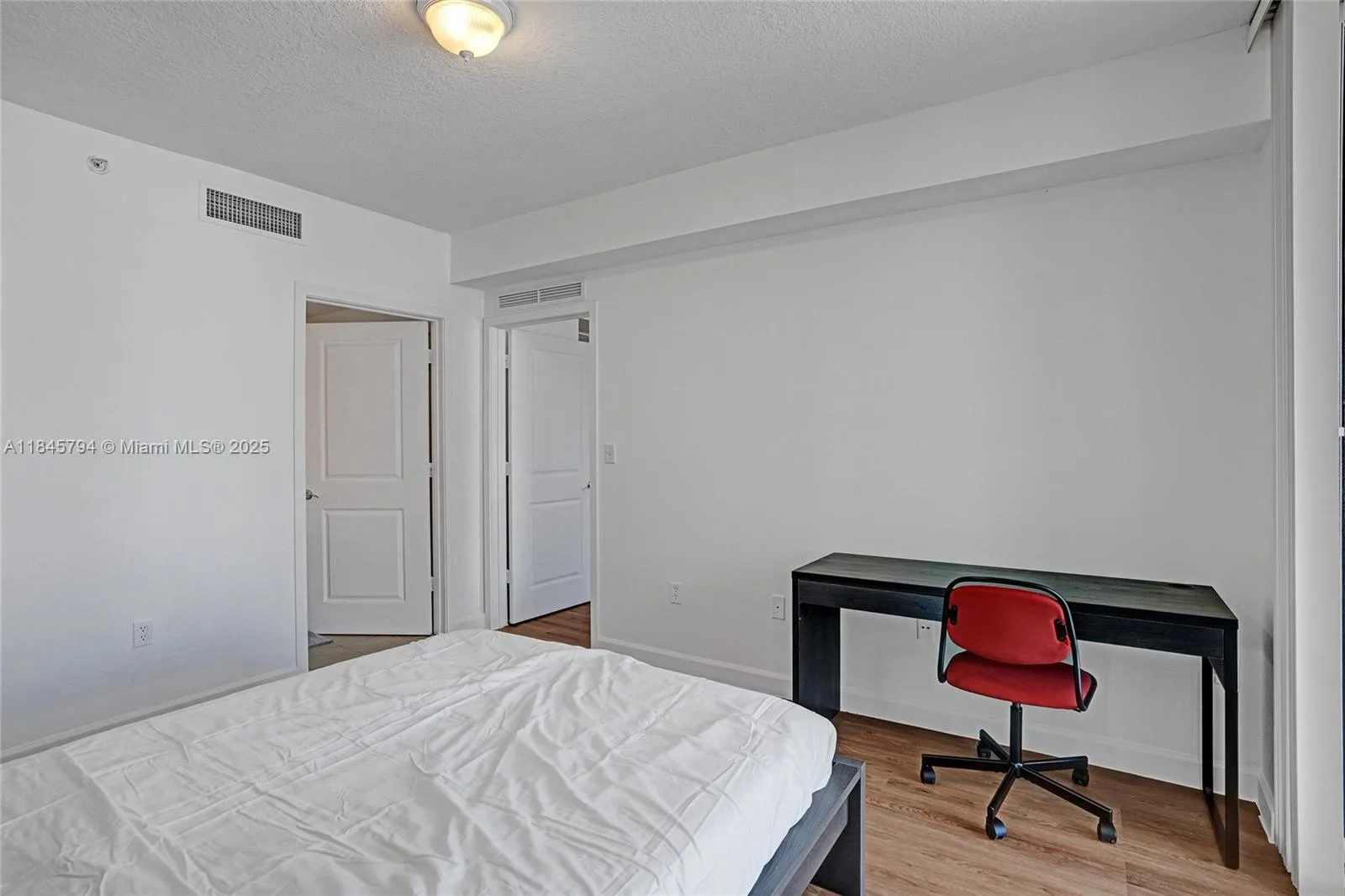 170 SE 14th St # 2806, Miami, FL 33131 photo 9