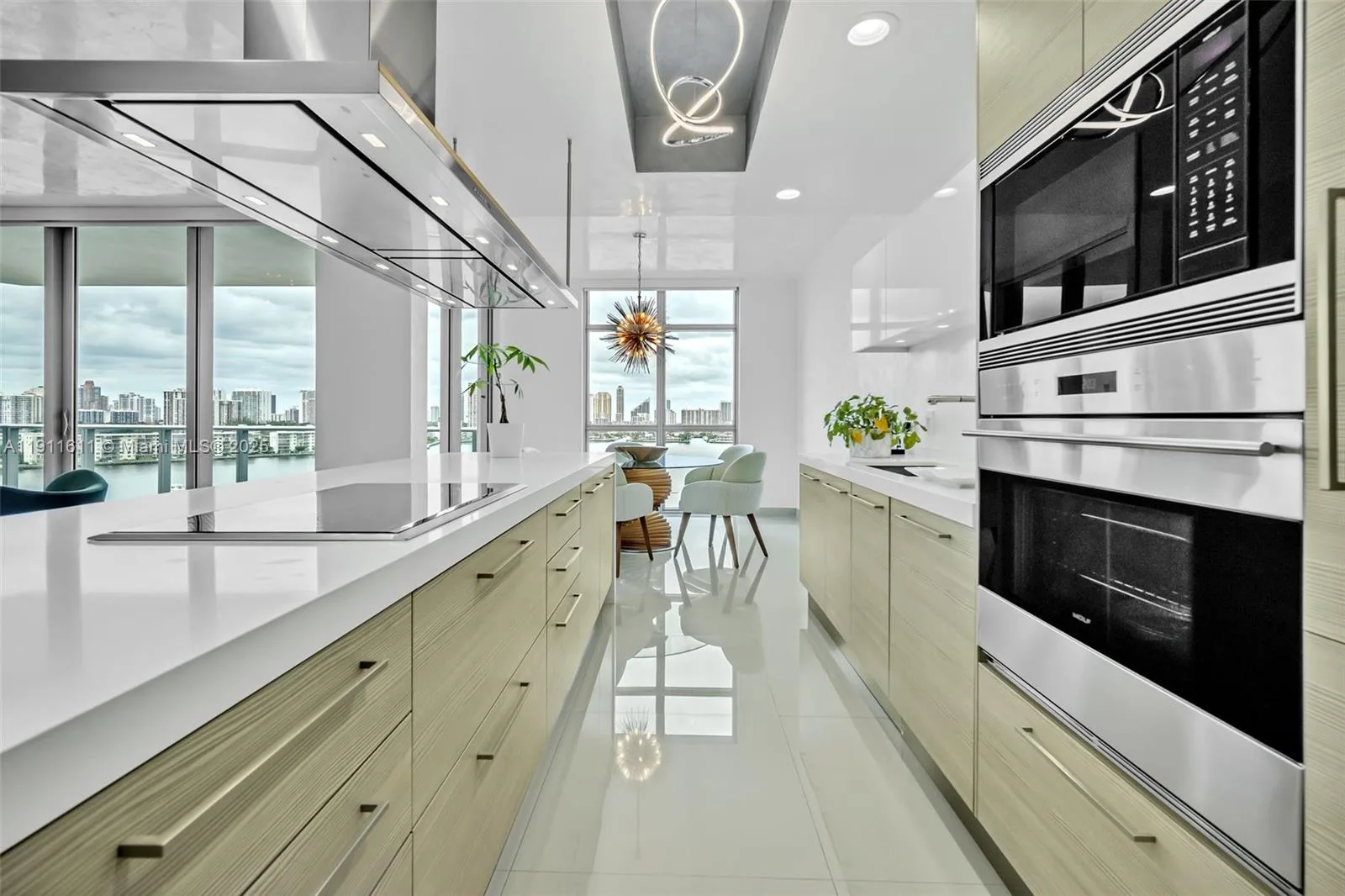 17301 Biscayne Blvd # 910, North Miami Beach, FL 33160 photo 3