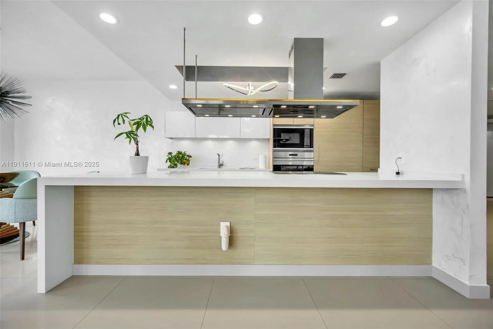 17301 Biscayne Blvd # 910, North Miami Beach, FL 33160 photo 6