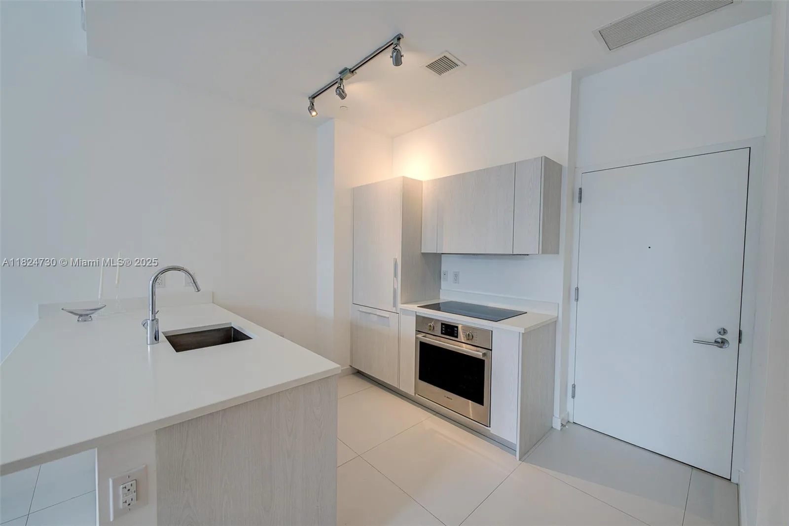 501 NE 31st St # 205, Miami, FL 33137 photo 9