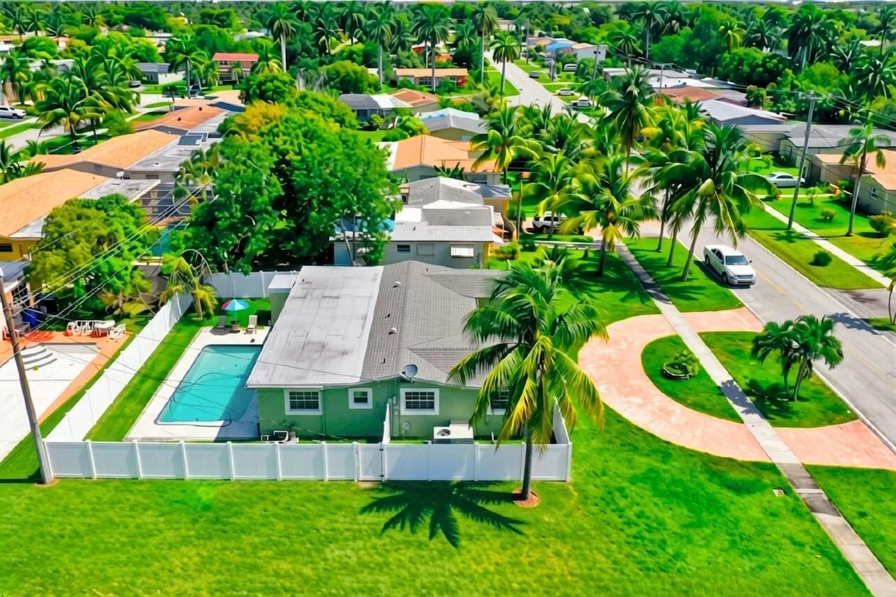 3925 NW 35TH Avenue, Lauderdale Lakes, FL 33309 photo 9