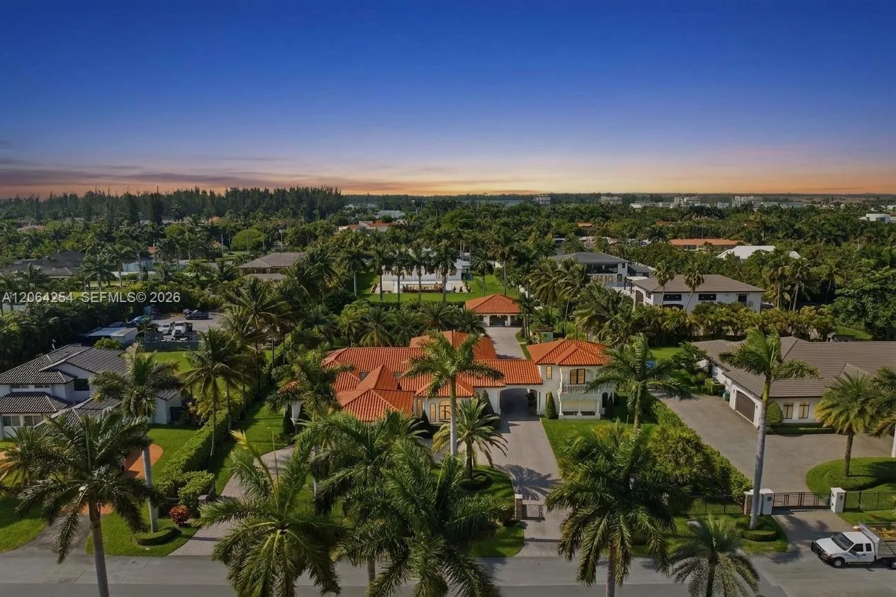 10181 NW 131st St, Hialeah Gardens, FL 33018