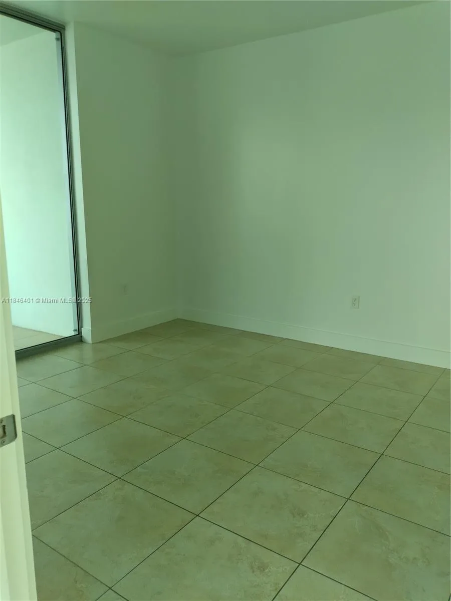 900 Biscayne Blvd # 5512, Miami, FL 33132 photo 11