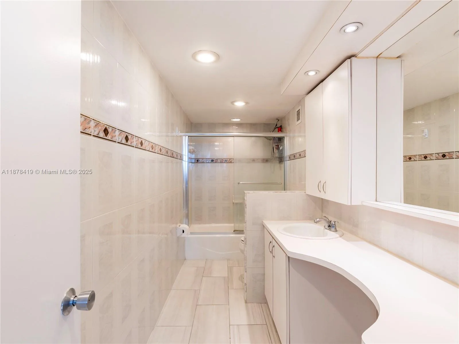 5005 Collins Ave # 1105, Miami Beach, FL 33140 photo 12