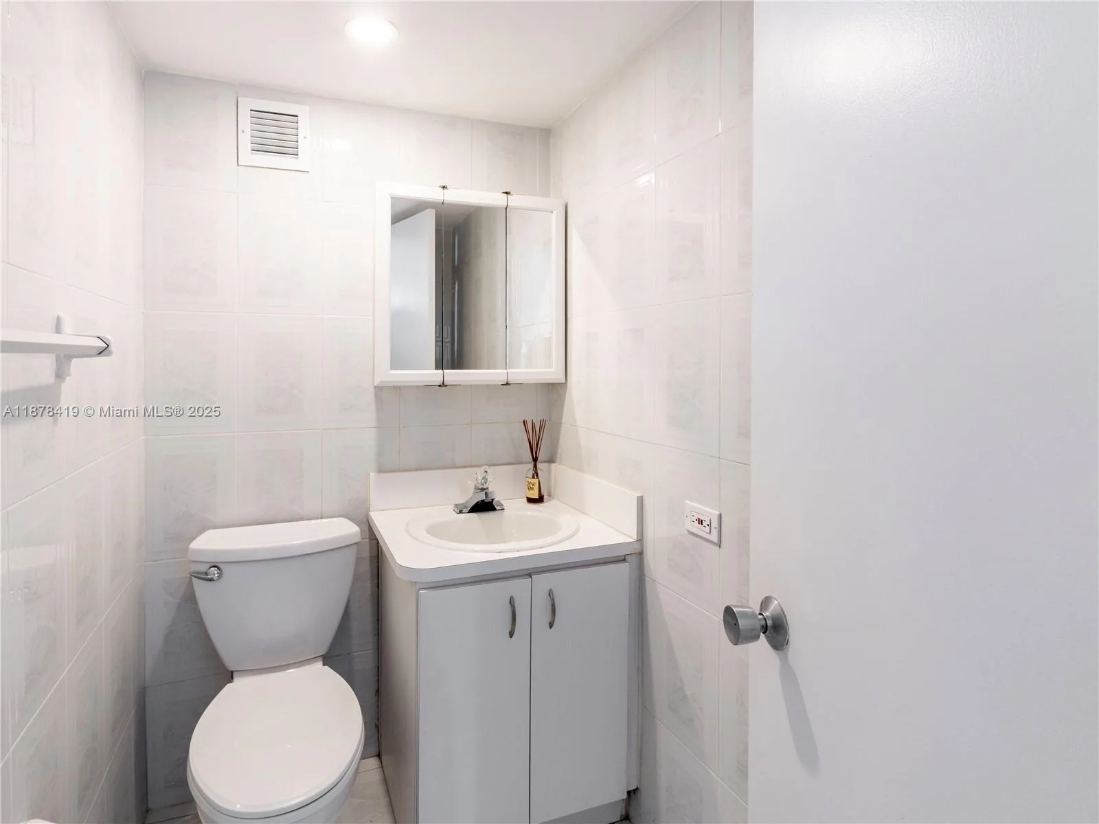 5005 Collins Ave # 1105, Miami Beach, FL 33140 photo 13