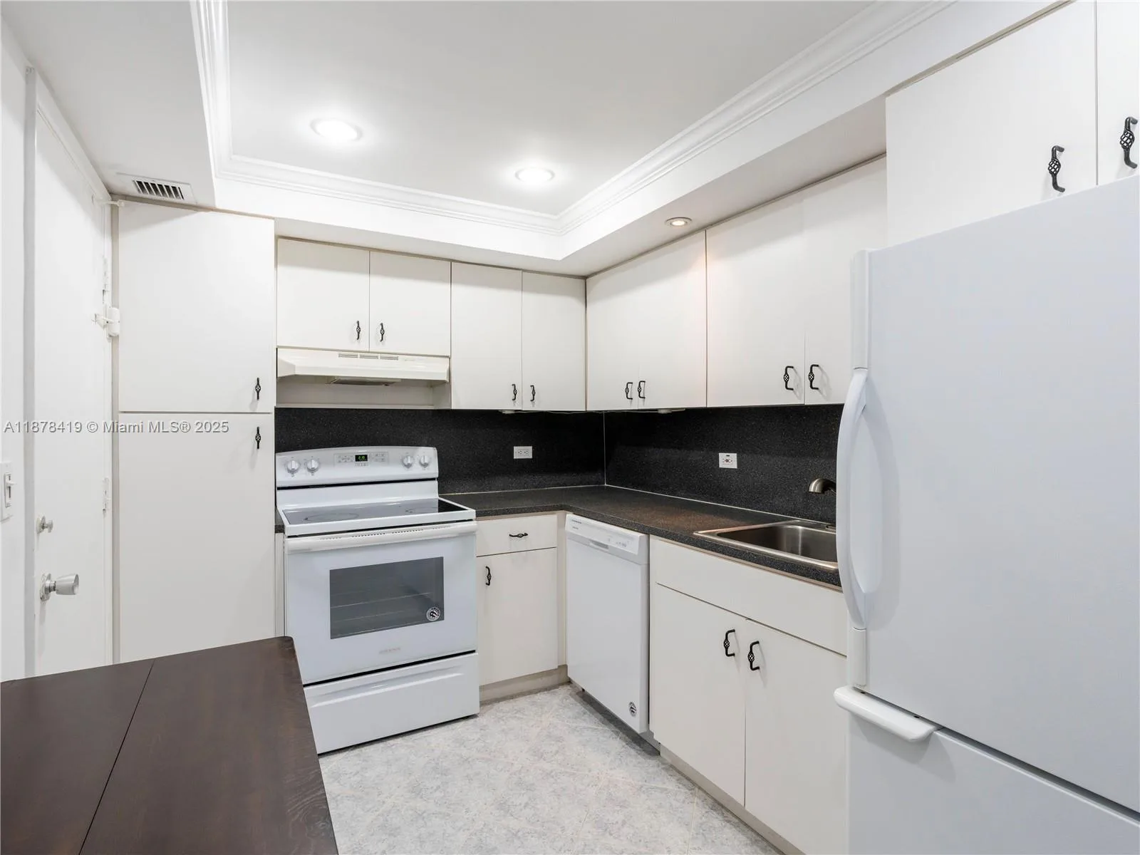 5005 Collins Ave # 1105, Miami Beach, FL 33140 photo 7