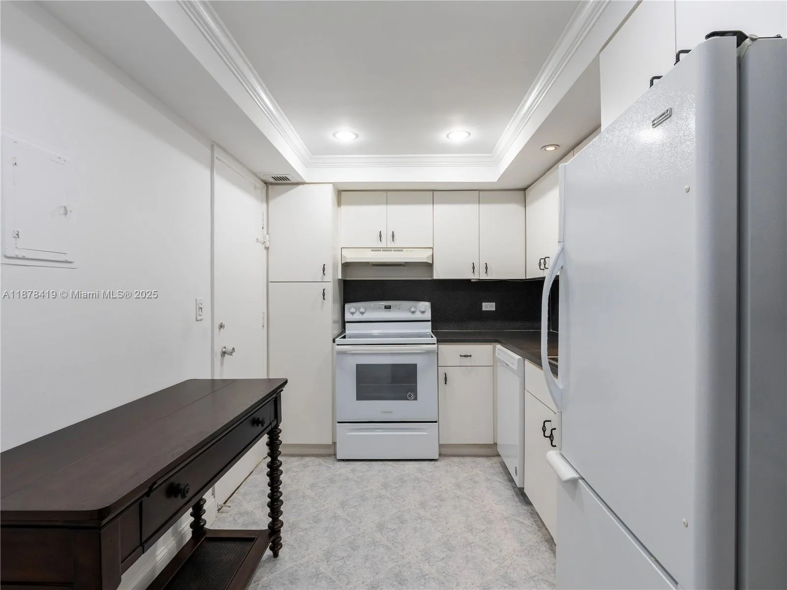 5005 Collins Ave # 1105, Miami Beach, FL 33140 photo 8