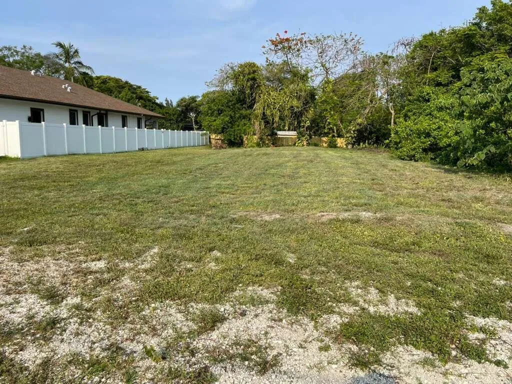 2630 NW 20th Avenue, Oakland Park, FL 33311 photo 2